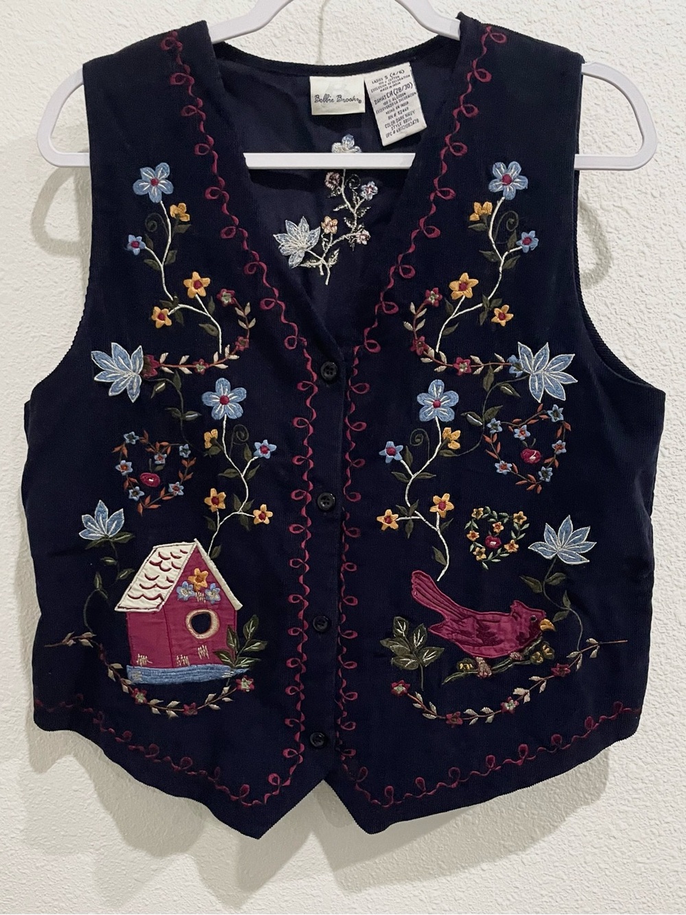 Vintage Embroidered Cottagecore Vest Top Button Whimsical Grannycore